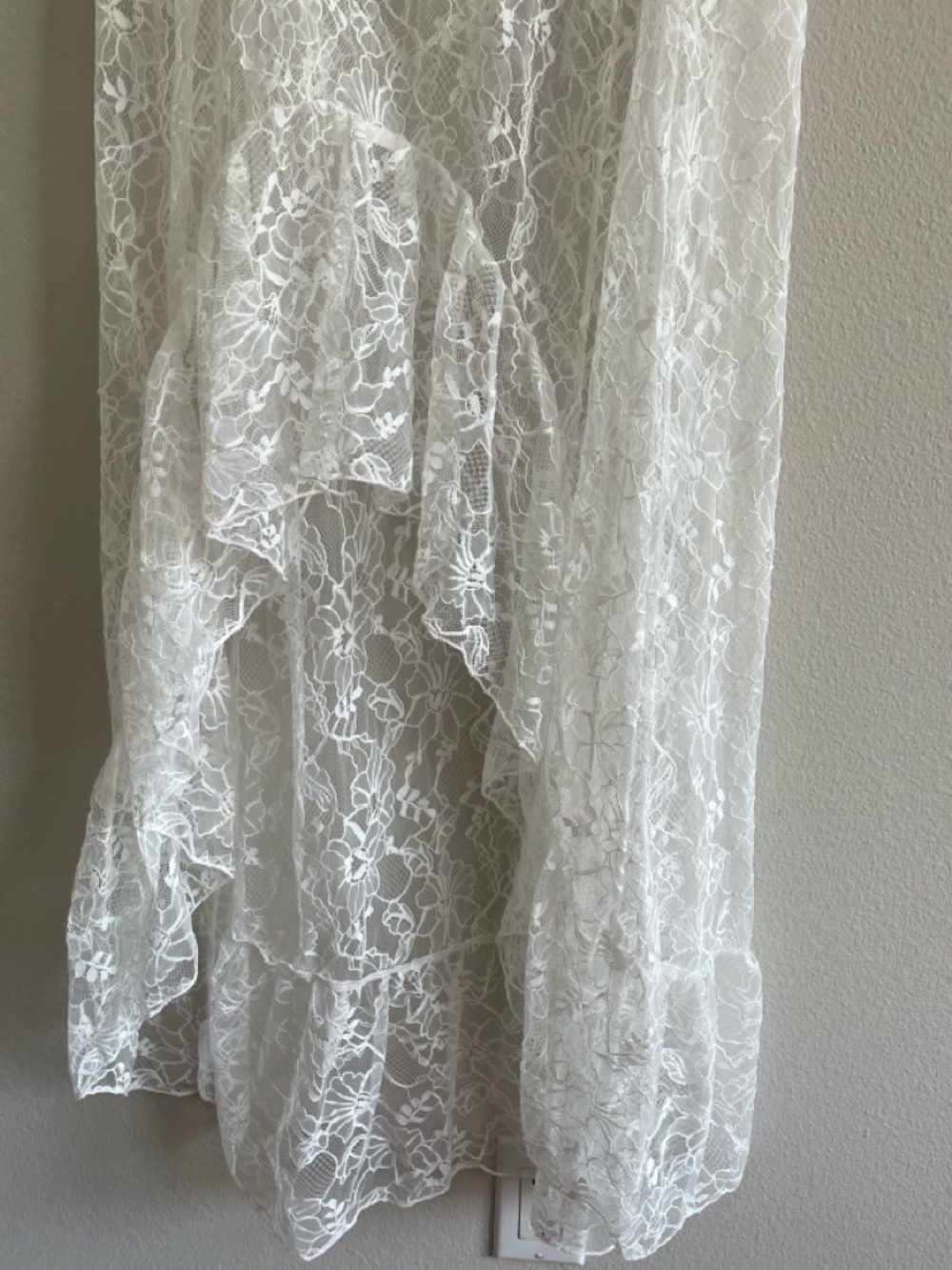 White Lace High-Low Maxi Skirt Size M - Picture 3 of 5